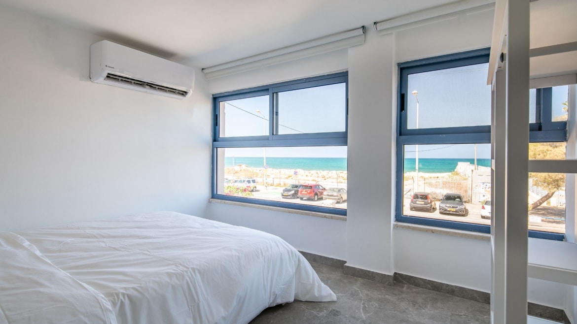 Bat Galim On The Beach #2 – 3 Bedroom Apartment, First Line To The Beach